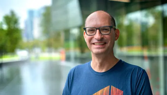 Partisan Headlines Win Trust