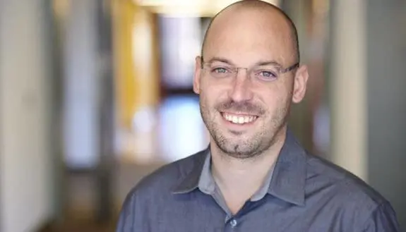 Alumni Corner: Omer Schneider ’05