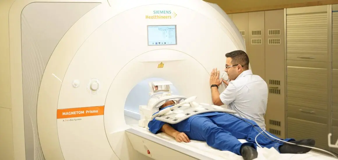 Technion MRI machine demonstration