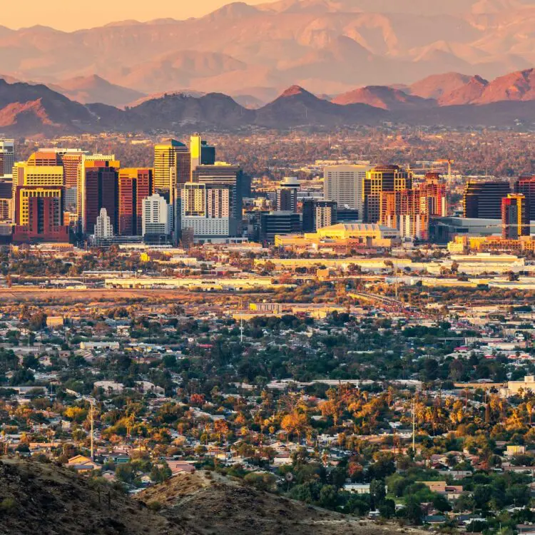 Arizona landscape with mountains in the back