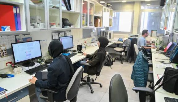 Foreign Students Learn What It Means to be Israeli