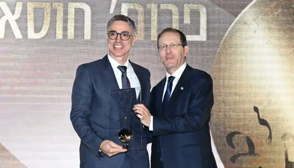A Breathalyzer Test for Cancer? Technion Prof. Hossam Haick Receives Israel’s Presidential Medal of Honor