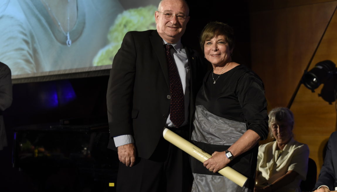 ATS donor, Linda Kovan, receiving an Honorary Doctorate from former Technion president, Peretz Lavie in 2019.