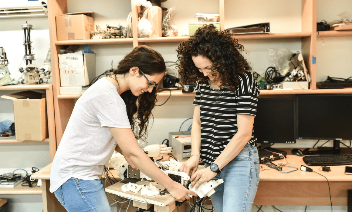 technion t-hub students in a lab with materials | Donate to Support the Technion University | American Technion Society