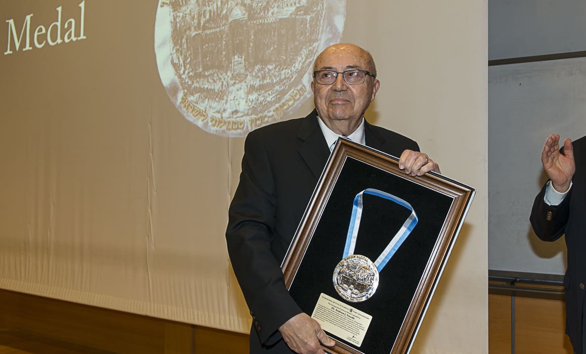 Dr. Andrew Viterbi receives Technion’s highest honor, Technion’s Distinguished Medal, during the festivities celebrating the dedication of the Andrew and Erna Viterbi Faculty of Electrical Engineering, December 8, 2015